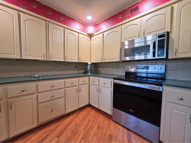 1800 Rockdale Boulevard, Miami, OK 74354