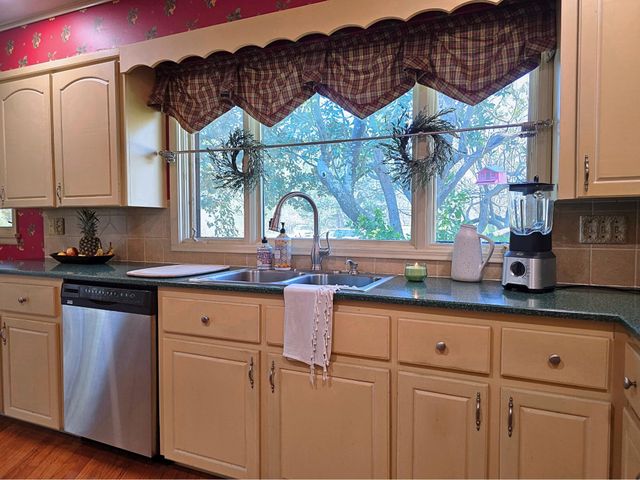 1800 Rockdale Boulevard, Miami, OK 74354