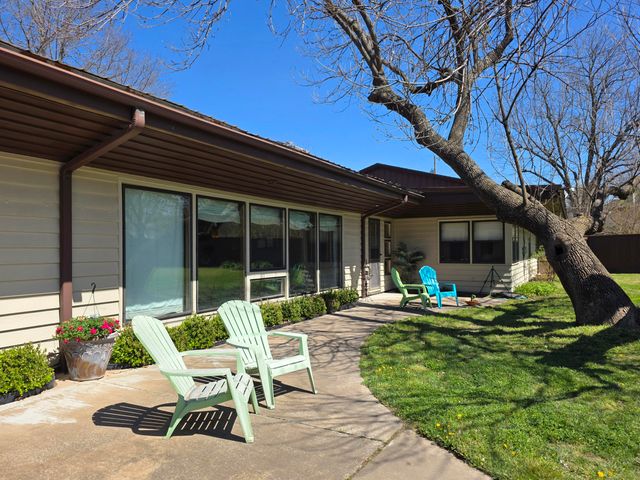 1800 Rockdale Boulevard, Miami, OK 74354