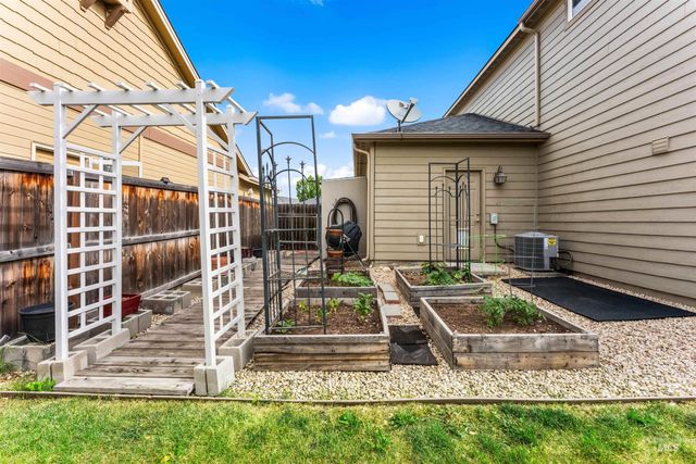 7443 W Skylight St, Boise, ID 83709