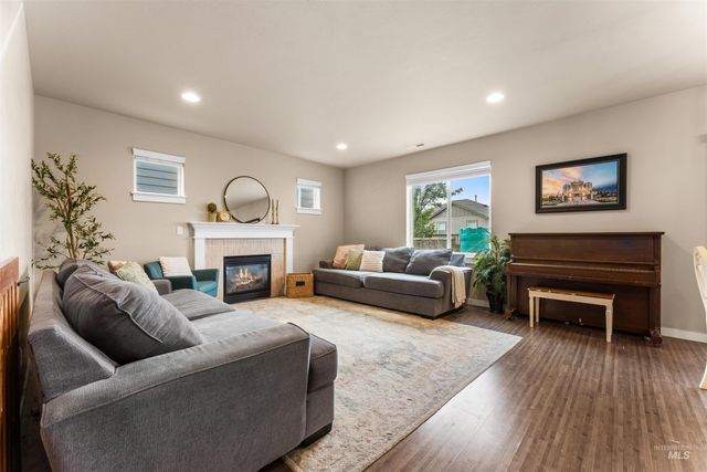 7443 W Skylight St, Boise, ID 83709