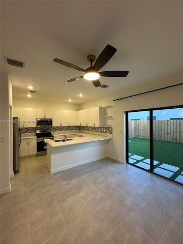 12868 SW 232nd Ter ., Homestead, FL 33032