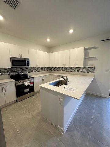 12868 SW 232nd Ter ., Homestead, FL 33032