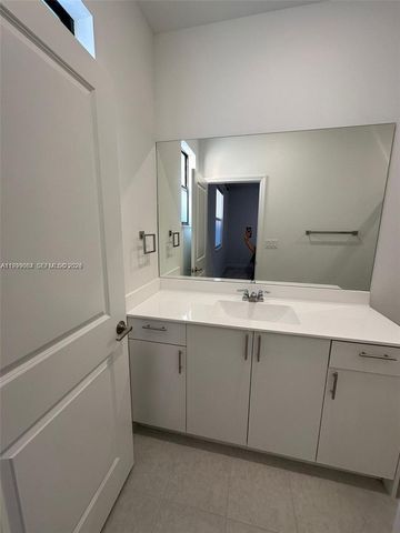 12868 SW 232nd Ter ., Homestead, FL 33032