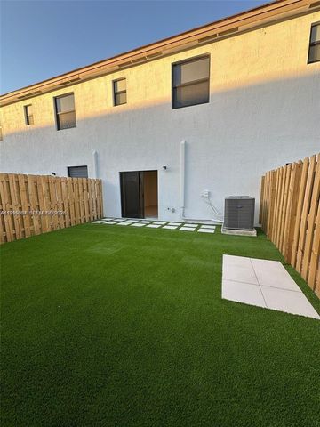 12868 SW 232nd Ter ., Homestead, FL 33032