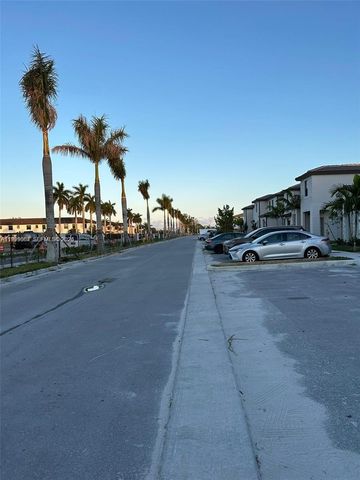 12868 SW 232nd Ter ., Homestead, FL 33032