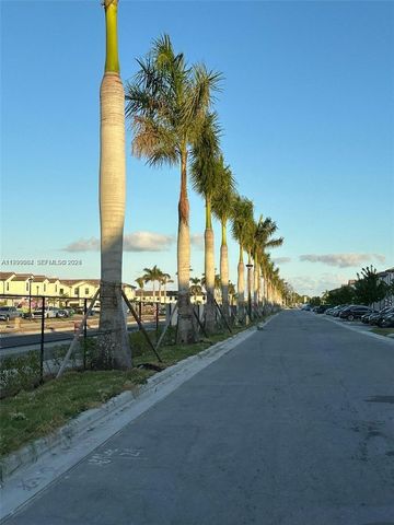 12868 SW 232nd Ter ., Homestead, FL 33032