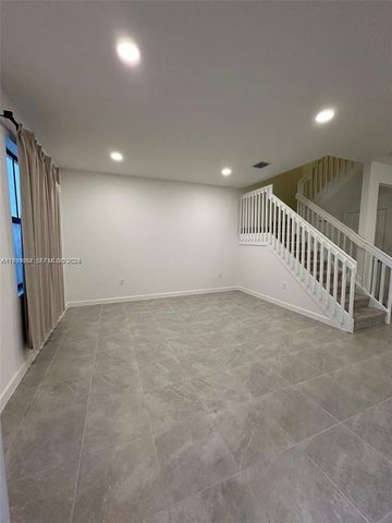 12868 SW 232nd Ter ., Homestead, FL 33032