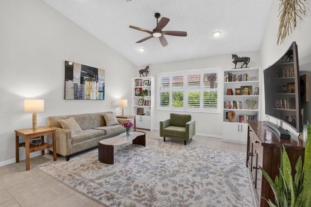 6272 PETUNIA Road, Delray Beach, FL 33484