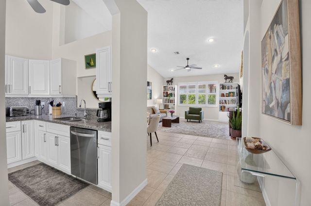 6272 PETUNIA Road, Delray Beach, FL 33484