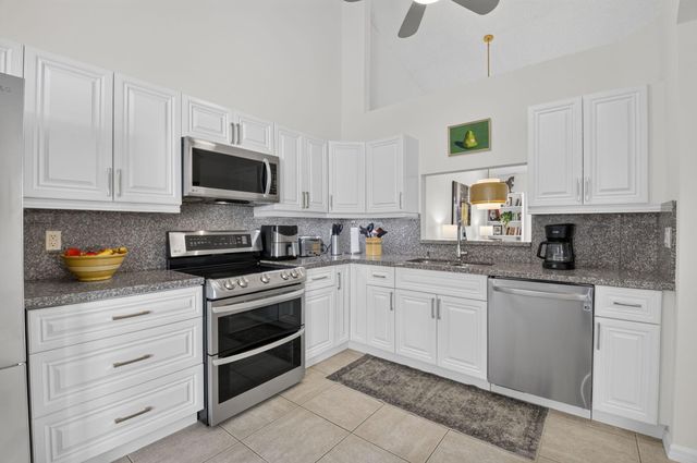 6272 PETUNIA Road, Delray Beach, FL 33484