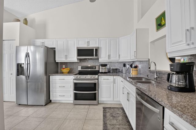 6272 PETUNIA Road, Delray Beach, FL 33484