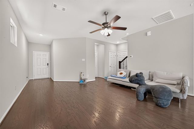 8659 Cedardale Park Drive, Houston, TX 77063