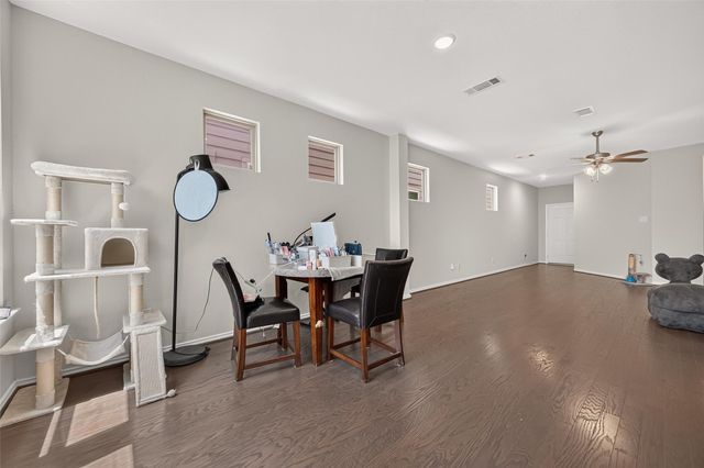 8659 Cedardale Park Drive, Houston, TX 77063