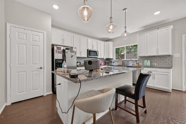 8659 Cedardale Park Drive, Houston, TX 77063