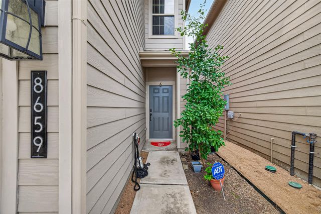 8659 Cedardale Park Drive, Houston, TX 77063
