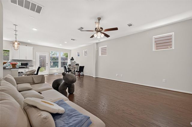 8659 Cedardale Park Drive, Houston, TX 77063
