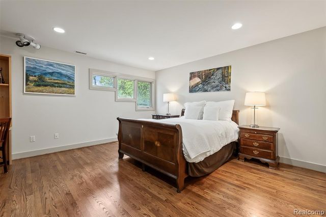 1800 Tiverton Road, Bloomfield Hills, MI 48304