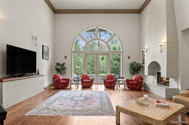 1800 Tiverton Road, Bloomfield Hills, MI 48304