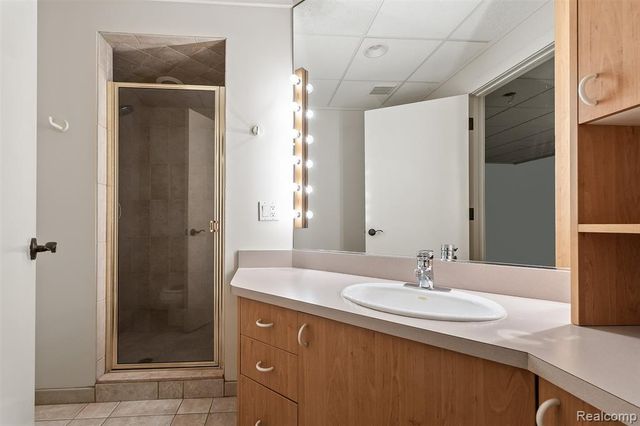 1800 Tiverton Road, Bloomfield Hills, MI 48304