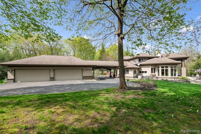 1800 Tiverton Road, Bloomfield Hills, MI 48304