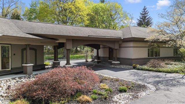 1800 Tiverton Road, Bloomfield Hills, MI 48304