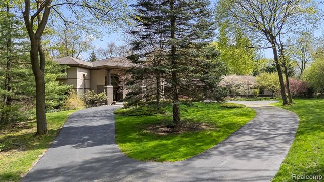 1800 Tiverton Road, Bloomfield Hills, MI 48304