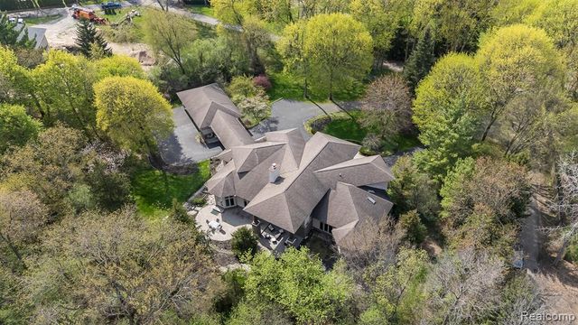 1800 Tiverton Road, Bloomfield Hills, MI 48304