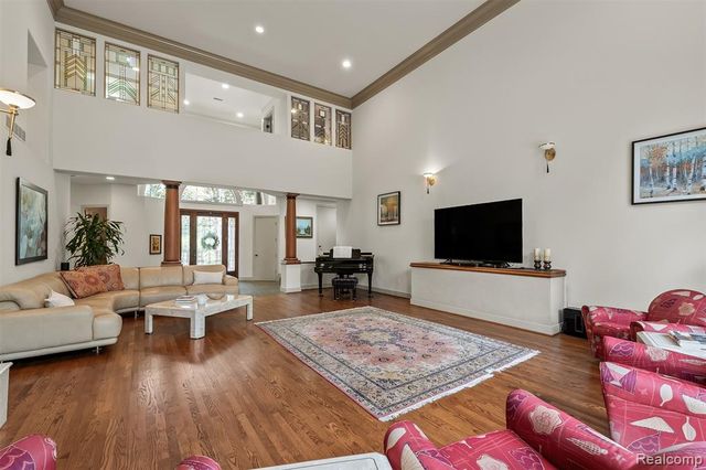 1800 Tiverton Road, Bloomfield Hills, MI 48304
