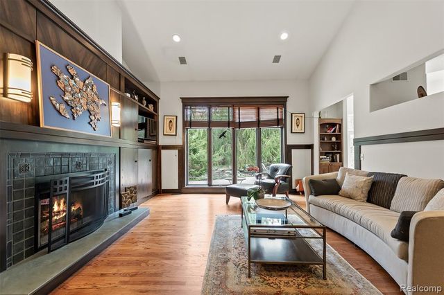 1800 Tiverton Road, Bloomfield Hills, MI 48304