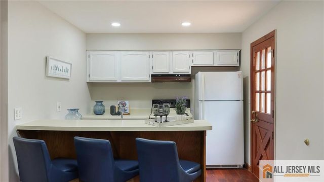 20 Crosby Avenue, Edison, NJ 08817