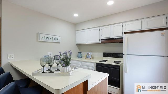20 Crosby Avenue, Edison, NJ 08817
