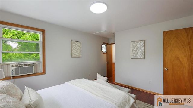 20 Crosby Avenue, Edison, NJ 08817