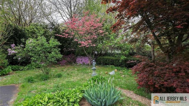 20 Crosby Avenue, Edison, NJ 08817