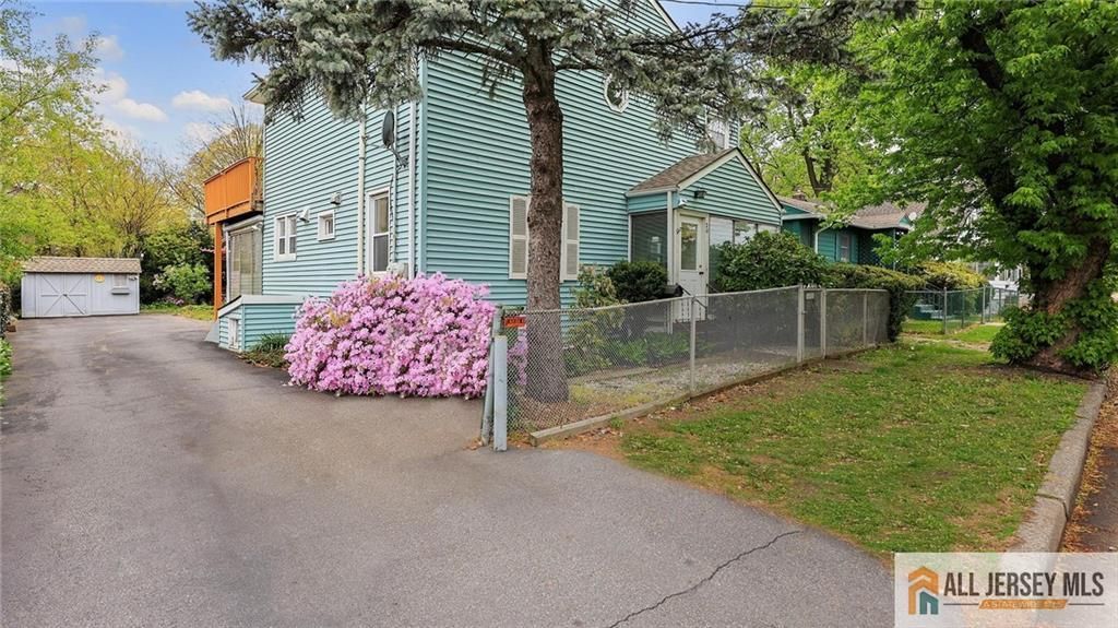 20 Crosby Avenue, Edison, NJ 08817