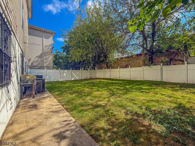 336 S 10Th St, Newark City, NJ 07103
