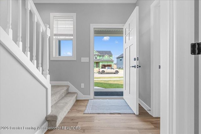 15297 Sherwood Lane, Lansing, MI 48906