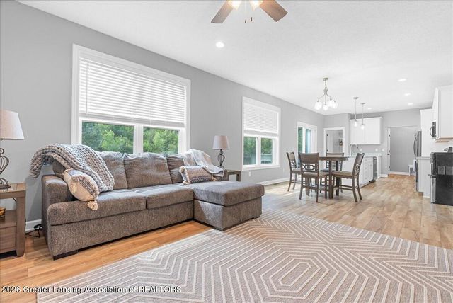15297 Sherwood Lane, Lansing, MI 48906