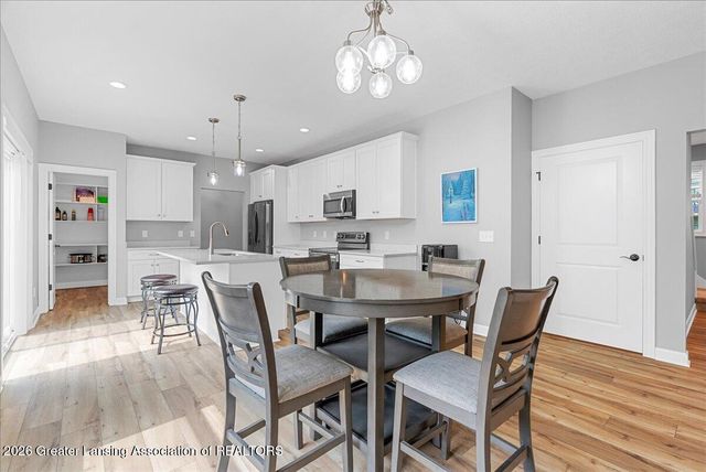 15297 Sherwood Lane, Lansing, MI 48906