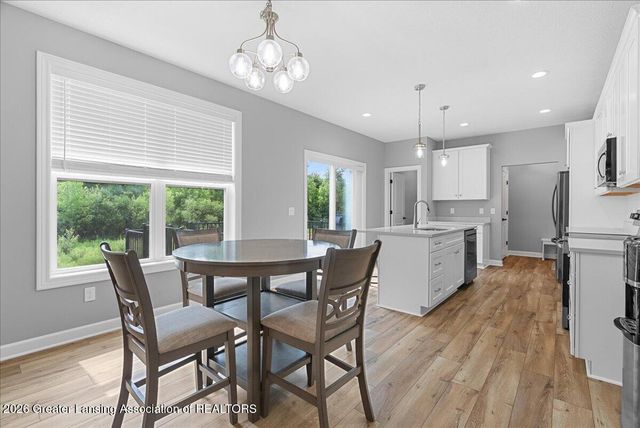 15297 Sherwood Lane, Lansing, MI 48906