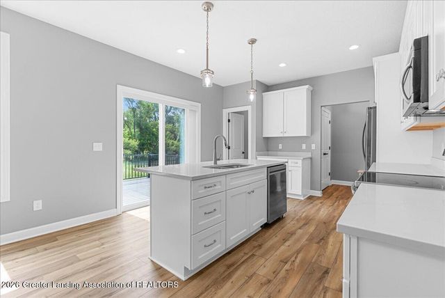 15297 Sherwood Lane, Lansing, MI 48906