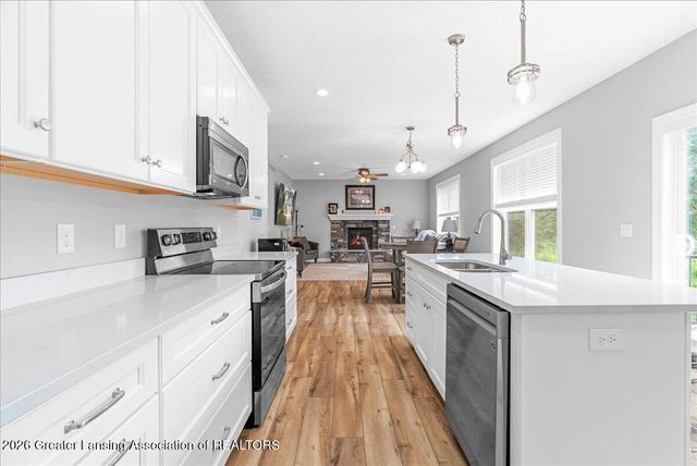 15297 Sherwood Lane, Lansing, MI 48906