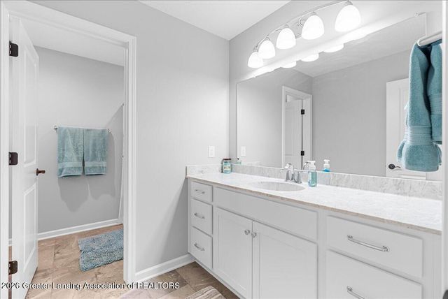 15297 Sherwood Lane, Lansing, MI 48906