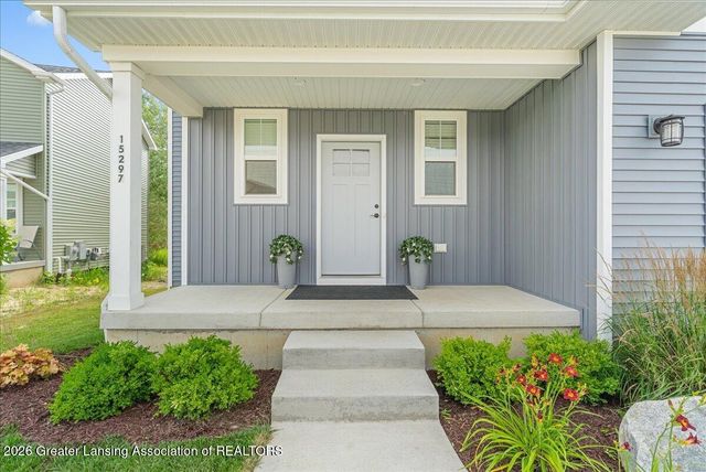 15297 Sherwood Lane, Lansing, MI 48906