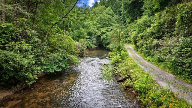 184 Fightingtown Drive, Blue Ridge, GA 30513