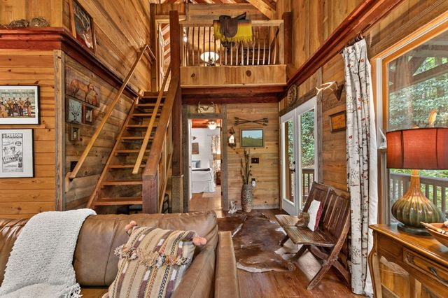 184 Fightingtown Drive, Blue Ridge, GA 30513