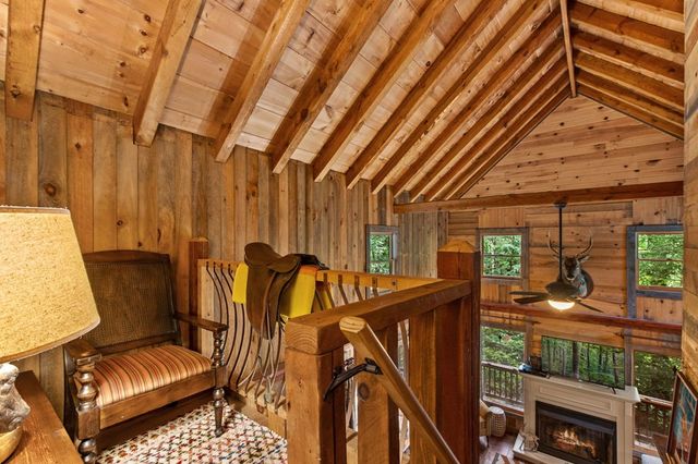 184 Fightingtown Drive, Blue Ridge, GA 30513