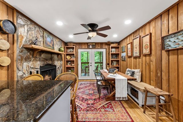 184 Fightingtown Drive, Blue Ridge, GA 30513