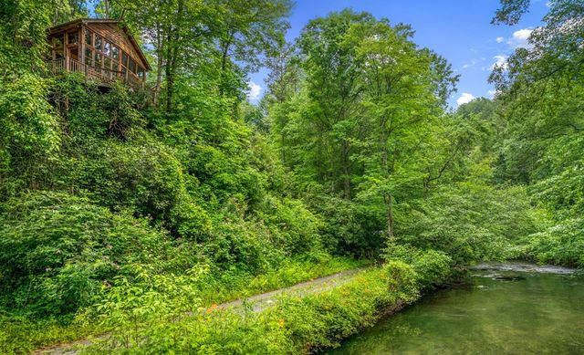 184 Fightingtown Drive, Blue Ridge, GA 30513