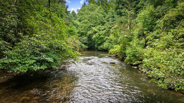 184 Fightingtown Drive, Blue Ridge, GA 30513